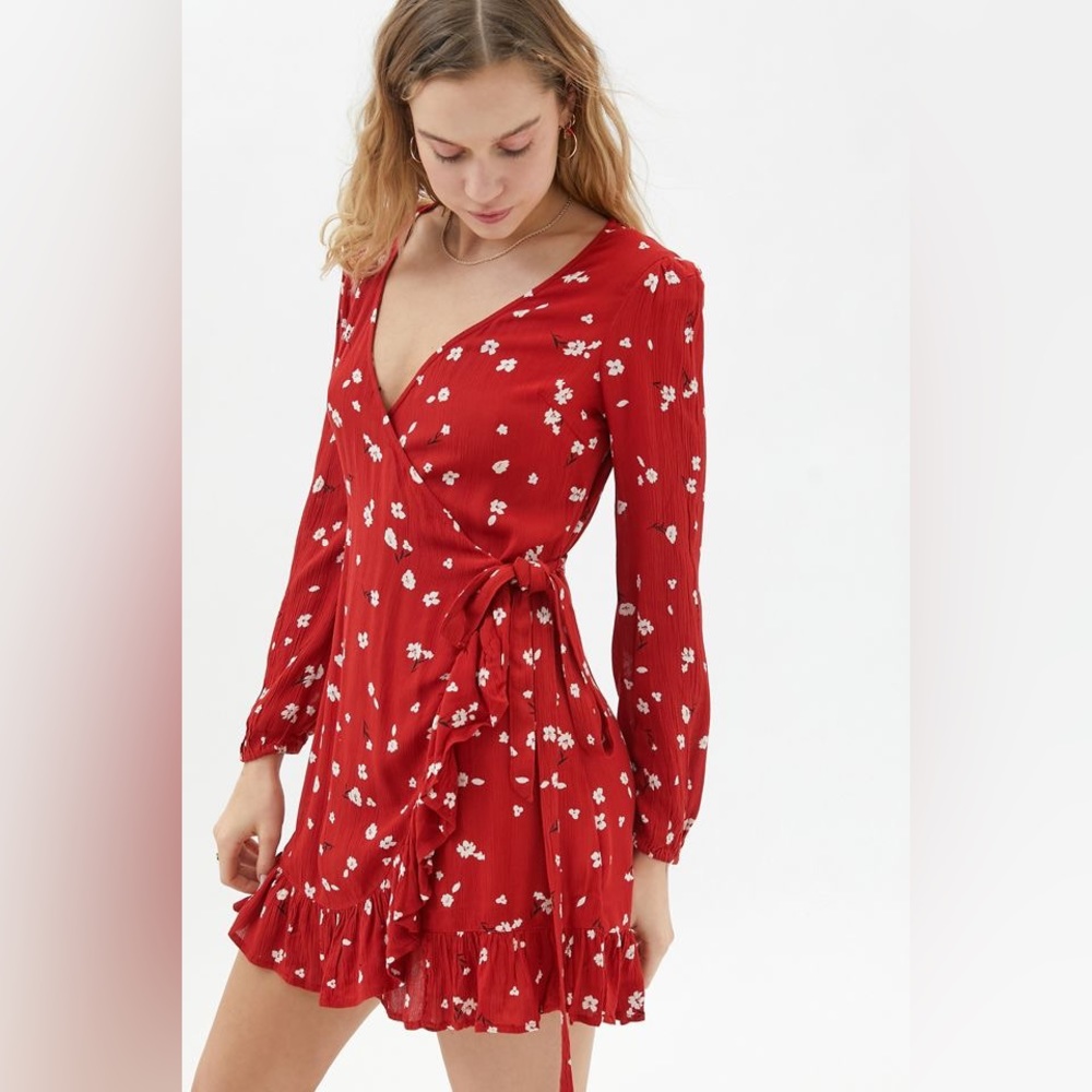 Billabong Lovin’ You Mini Wrap Dress